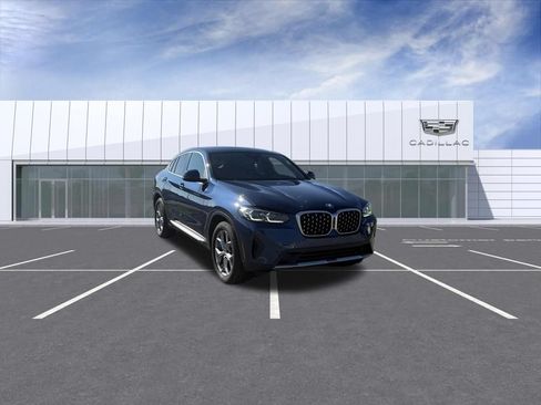 Used 2025 BMW X4 xDrive30i AWD/4WD image 1