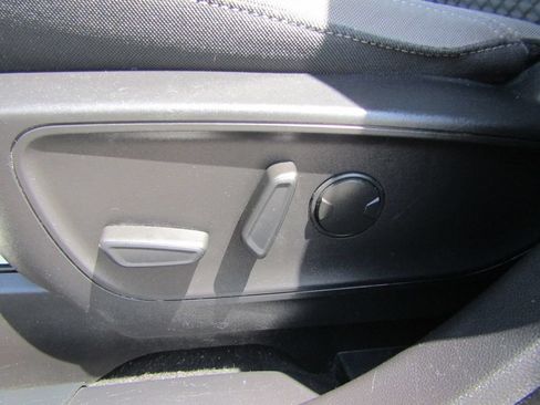 Used 2022 Ford Escape SE w/ Convenience Package FWD image 25