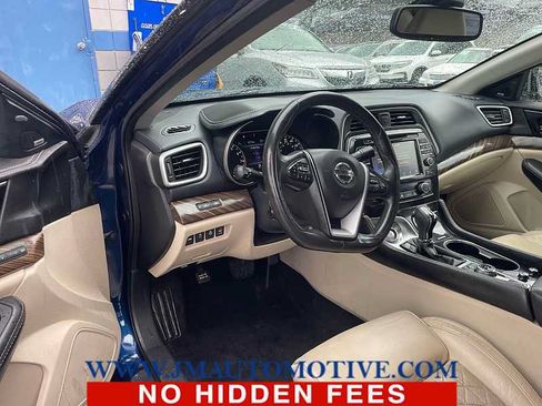 Used 2017 Nissan Maxima Platinum w/ Medallion Package FWD image 2