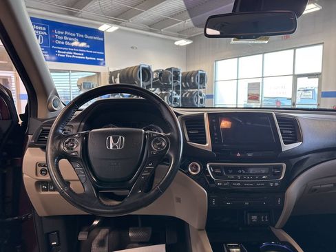 Used 2016 Honda Pilot Touring image 7