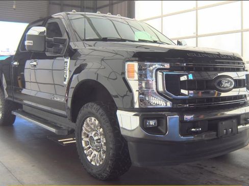 Used 2022 Ford F350 XLT w/ XLT Premium Package AWD/4WD image 3