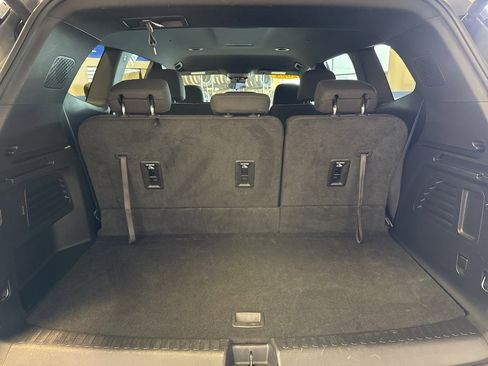 Used 2025 GMC Acadia Elevation image 26