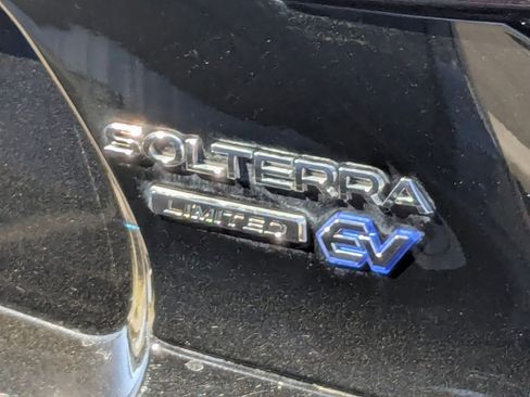 Used 2025 Subaru Solterra Limited image 27