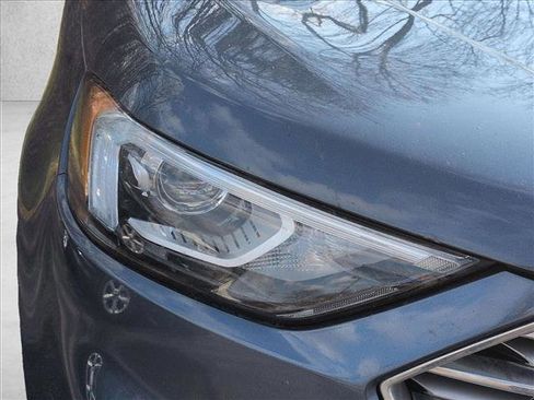 Used 2019 Ford Edge SEL w/ Equipment Group 201A image 3
