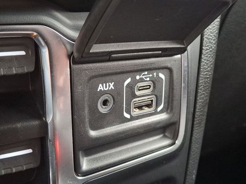 Used 2023 Jeep Wrangler Sport S image 23