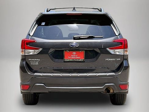 Used 2019 Subaru Forester Premium AWD/4WD image 6