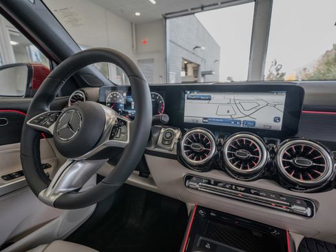 New 2026 Mercedes-Benz GLB 250 4MATIC image 19