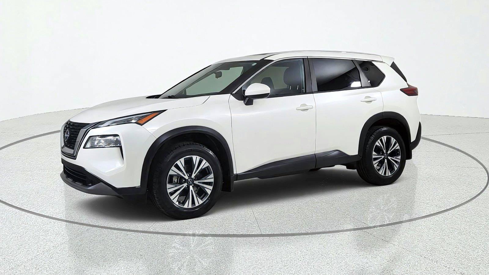 Used 2023 Nissan Rogue SV FWD image 3