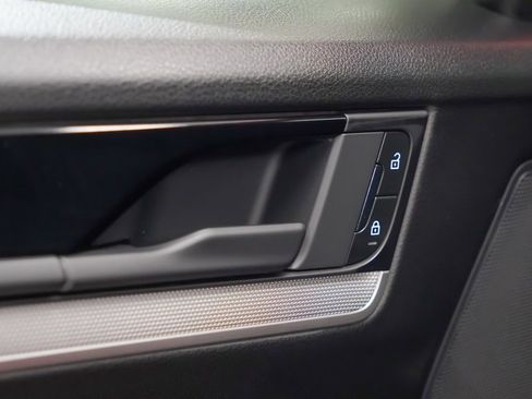 Certified 2025 Porsche Cayenne Coupe image 15