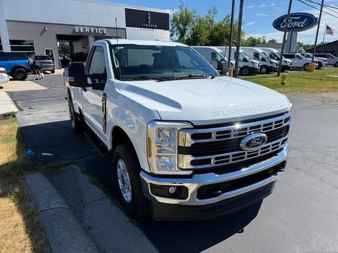 Used 2025 Ford F350 XLT w/ FX4 Off-Road Package AWD/4WD image 2