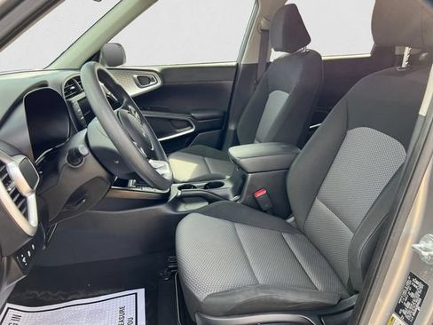 Used 2024 Kia Soul LX w/ Option Group 015 FWD image 9