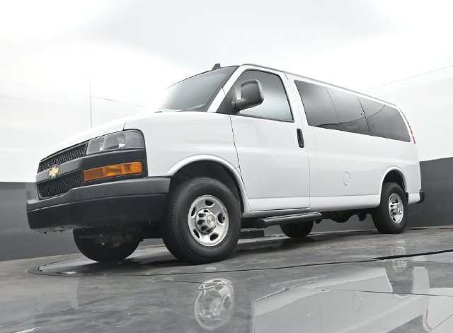 Used 2022 Chevrolet Express 2500 LS w/ Driver Convenience Package RWD image 12
