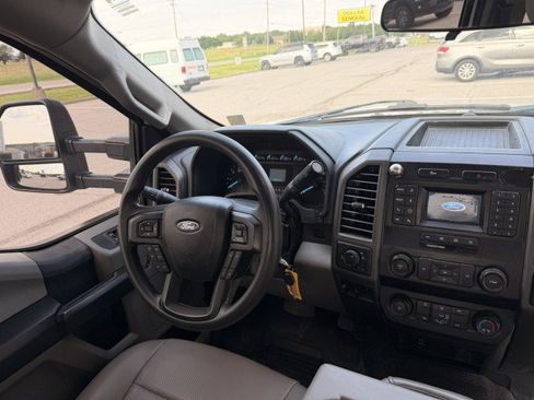 Used 2022 Ford F250 XL w/ Power Equipment Group RWD image 7