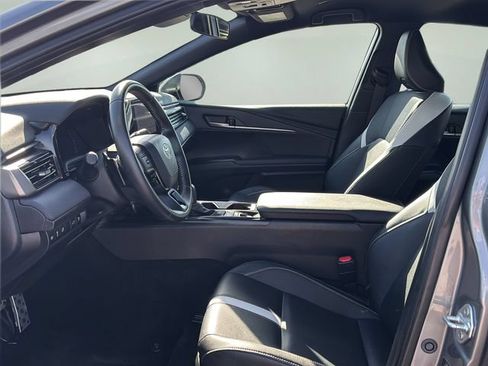 Used 2025 Toyota Camry SE FWD image 17