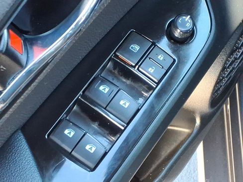 Used 2017 Toyota Prius Three image 18