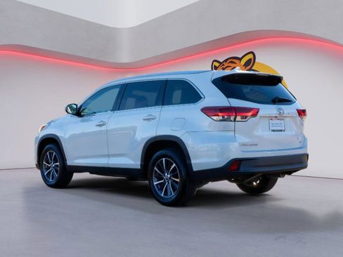 Used 2019 Toyota Highlander XLE image 7