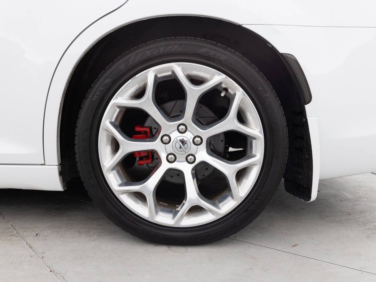 Used 2017 Chrysler 300 C Platinum w/ Safetytec Plus Group RWD image 20