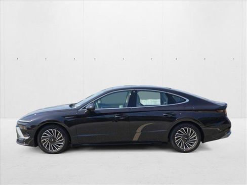 New 2025 Hyundai Sonata Limited image 5