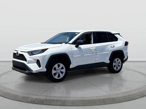 Used 2022 Toyota RAV4 LE w/ Carpet Mat Package (TMS) FWD image 4