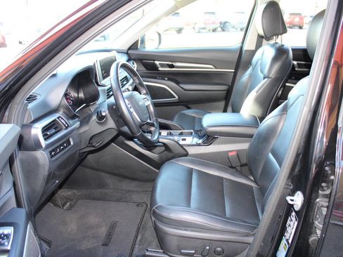 Used 2022 Kia Telluride S image 15