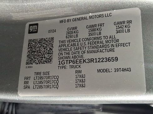 Used 2024 GMC Canyon AT4X image 28