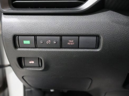 Used 2024 Nissan Sentra S image 32