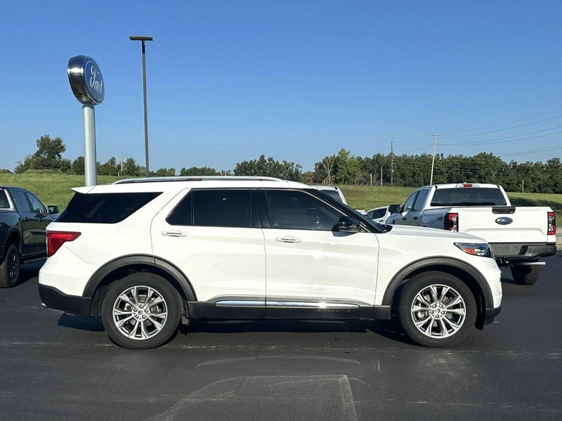Used 2021 Ford Explorer Limited w/ Equipment Group 301A AWD/4WD image 2