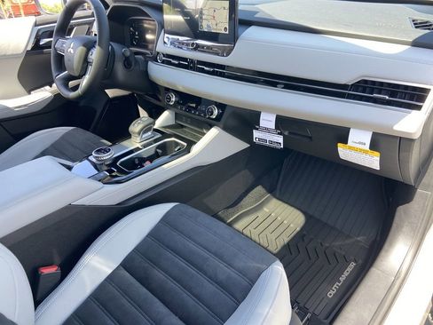 New 2026 Mitsubishi Outlander SE FWD image 26