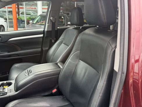 Used 2017 Toyota Highlander XLE image 38