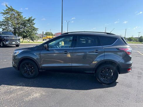 Used 2018 Ford Escape SE FWD image 4
