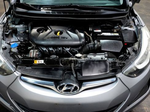 Used 2016 Hyundai Elantra SE FWD image 5