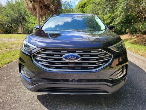Used 2024 Ford Edge Titanium AWD/4WD image 2