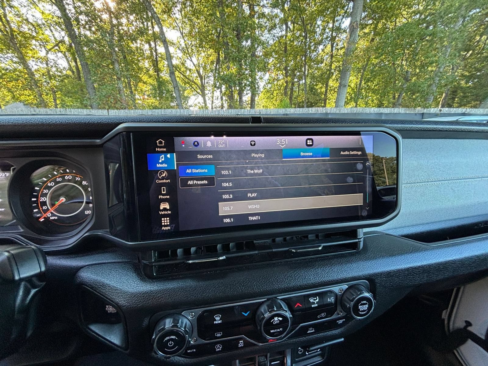 Used 2025 Jeep Wrangler Unlimited Sport AWD/4WD image 19