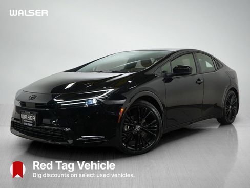 Used 2025 Toyota Prius AWD image 1