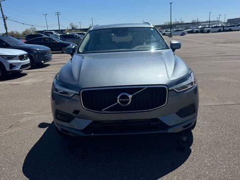 Used 2019 Volvo XC60 T6 Momentum w/ Multimedia Package image 2