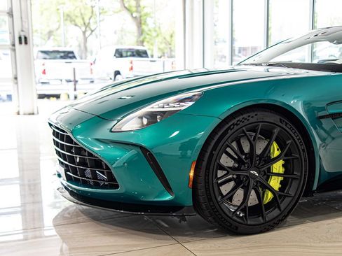 Used 2026 Aston Martin V8 Vantage Coupe RWD image 4