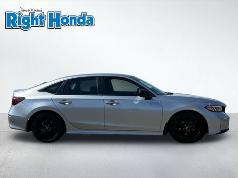 Used 2025 Honda Civic Sport image 9