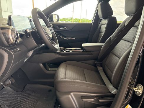New 2026 Chevrolet Equinox LT FWD image 12