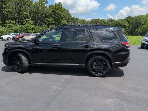 Used 2025 Honda Pilot Black Edition image 2