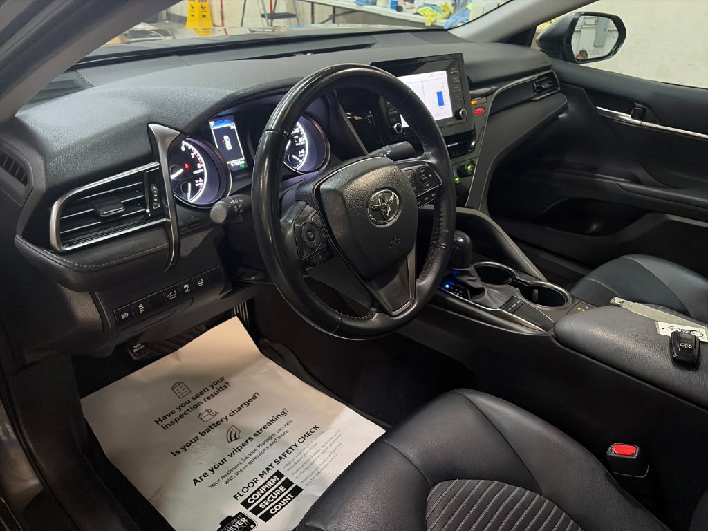 Used 2024 Toyota Camry SE w/ Cold Weather Package FWD image 11