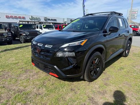 Used 2025 Nissan Rogue SV w/ Rock Creek Premium Package image 3