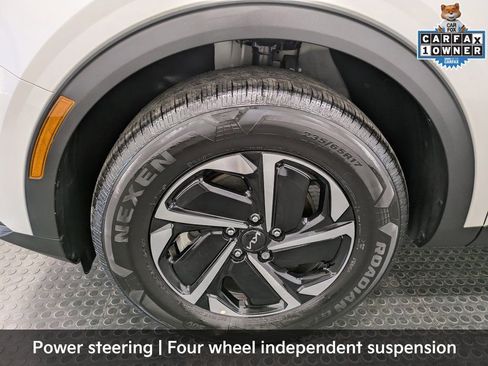 Used 2024 Kia Sportage LX image 9