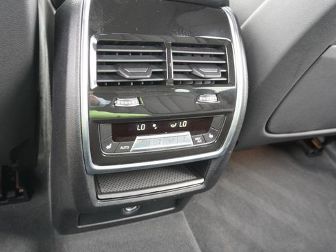 Used 2022 BMW X5 sDrive40i w/ Premium Package RWD image 34