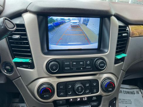 Used 2017 GMC Yukon XL Denali AWD/4WD image 25