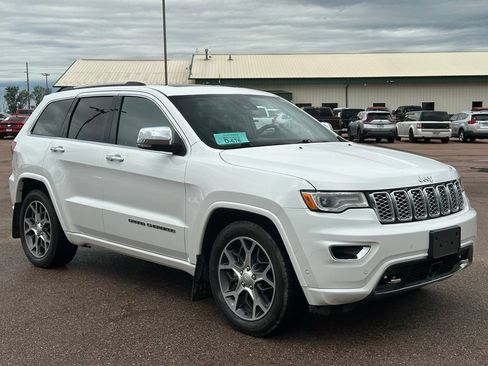 Used 2019 Jeep Grand Cherokee Overland AWD/4WD image 7