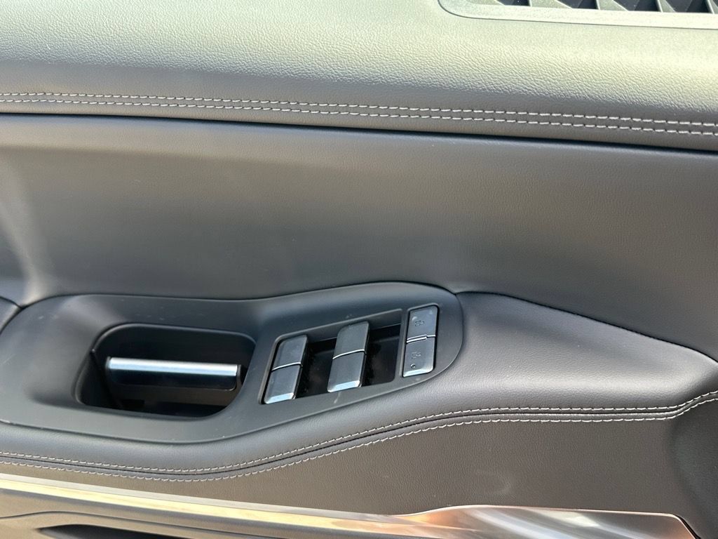 New 2025 Lincoln Navigator Reserve w/ Jet Appearance Package AWD/4WD image 8