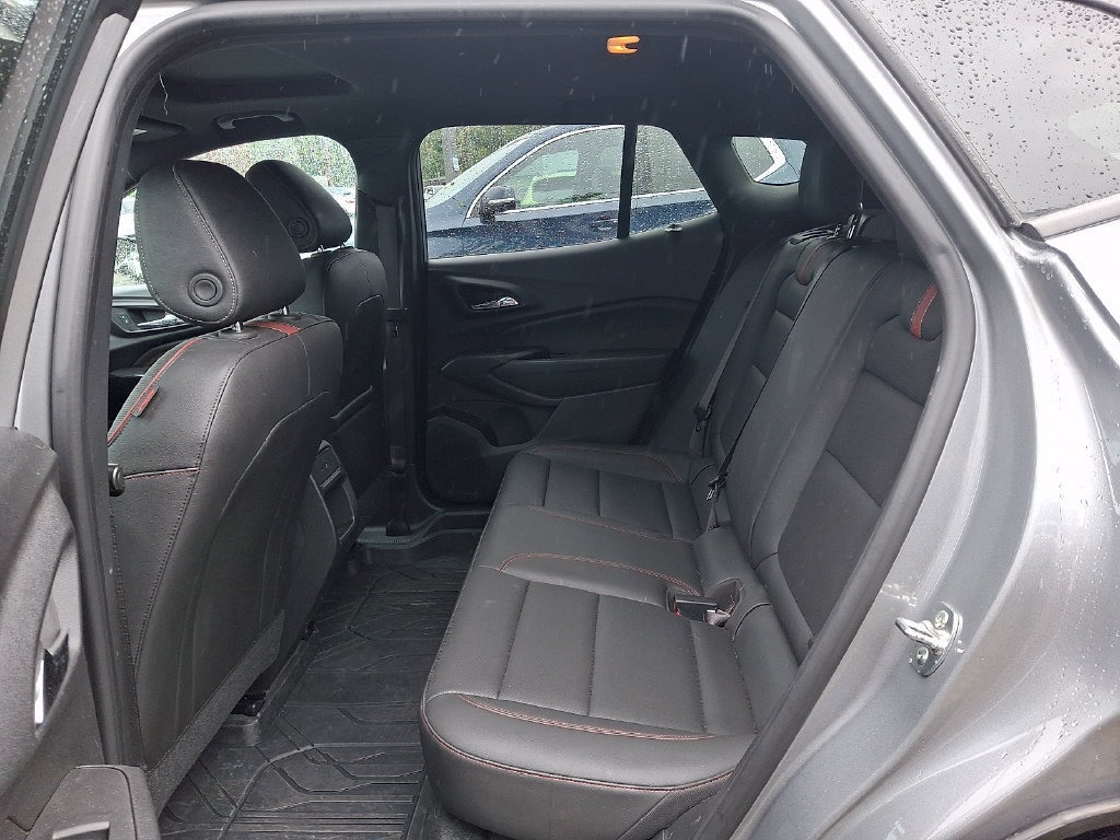 Used 2024 Chevrolet Trax RS w/ Sunroof Package FWD image 10