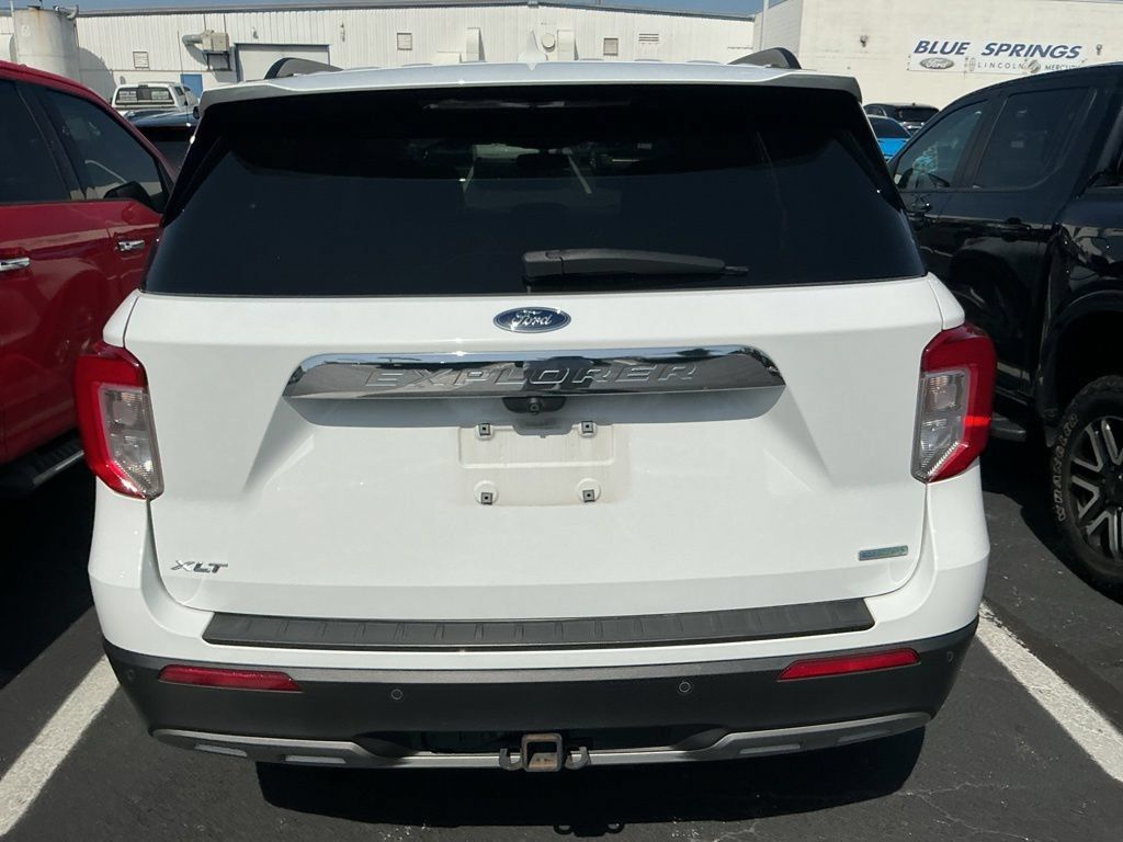 Used 2020 Ford Explorer XLT w/ Equipment Group 202A RWD image 7
