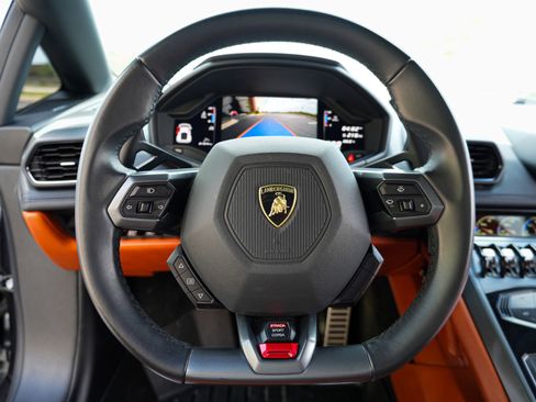 Used 2019 Lamborghini Huracan LP 580-2 RWD image 15