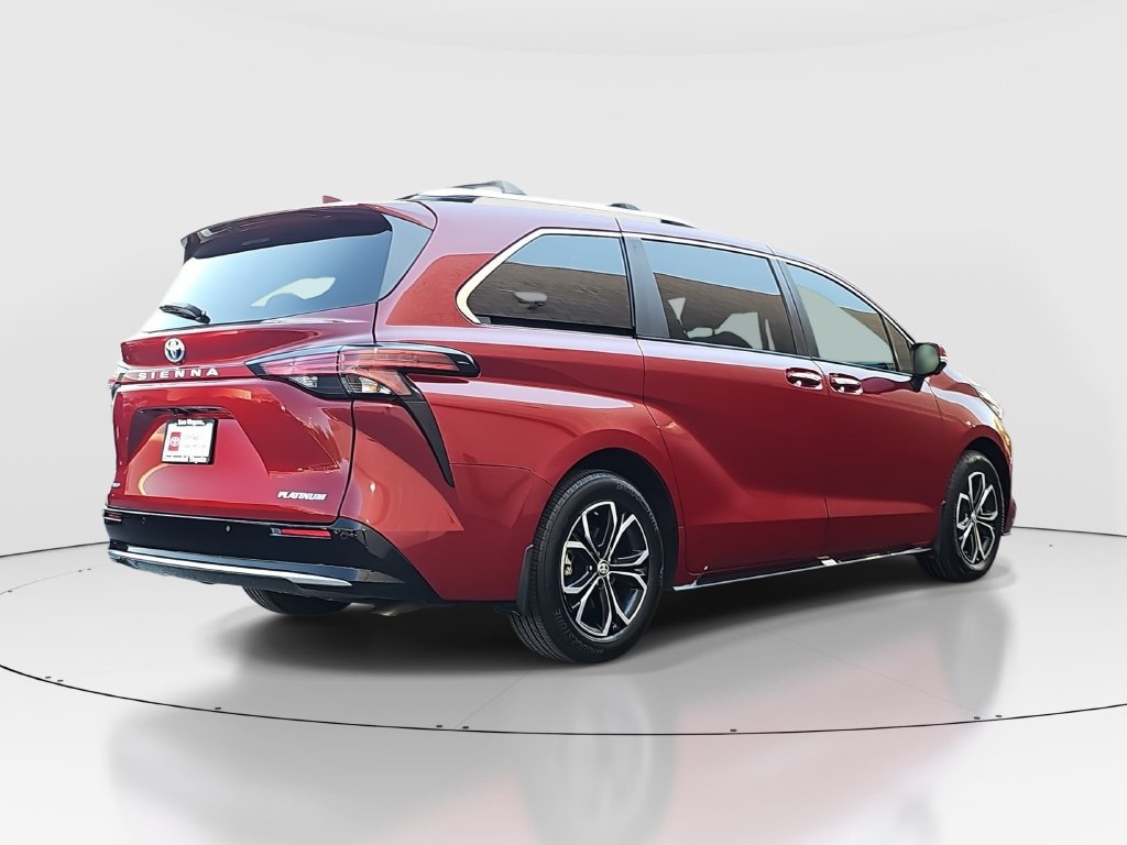 Certified 2025 Toyota Sienna Platinum AWD/4WD image 5